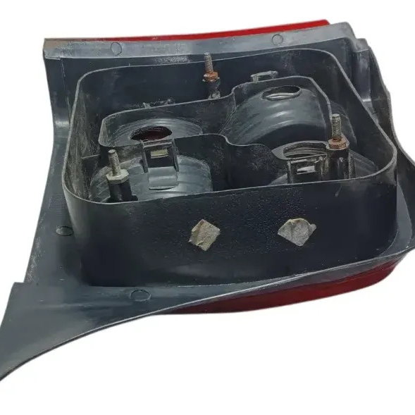 Lanterna Traseira Direita Fiat Uno 2004 A 2012 Com Detalhes Direito/passageiro Vermelho