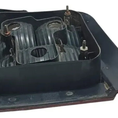 Lanterna Traseira Direita Fiat Uno 2004 A 2012 Com Detalhes Direito/passageiro Vermelho