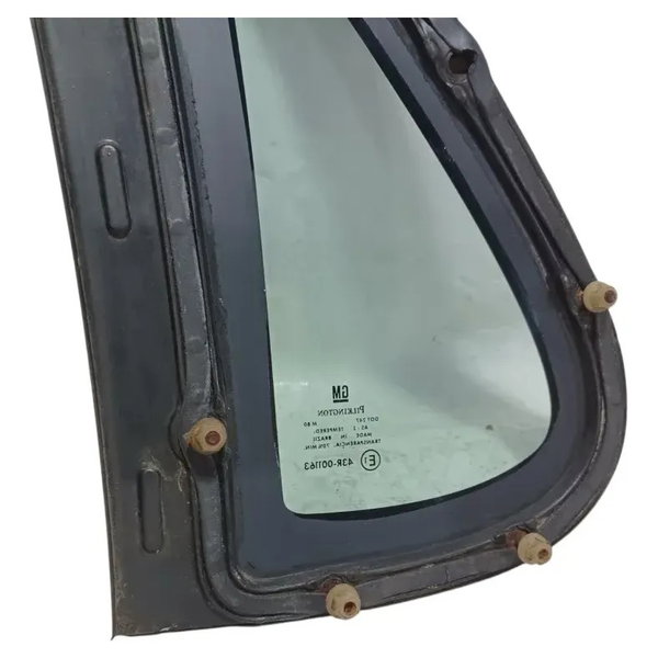 Vidro Fixo Traseiro Direito Gm Corsa Sedan Classic Detalhe