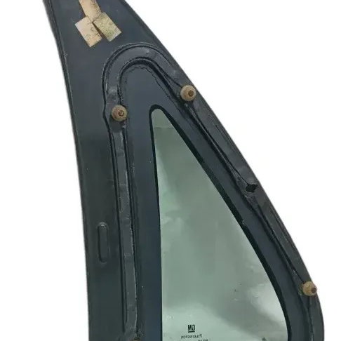 Vidro Fixo Traseiro Direito Gm Corsa Sedan Classic Detalhe