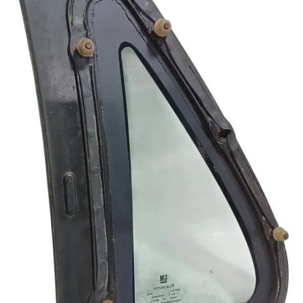 Vidro Fixo Traseiro Direito Gm Corsa Sedan Classic Detalhe