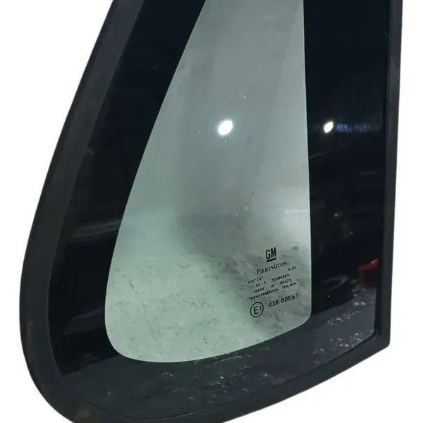 Vidro Fixo Traseiro Direito Gm Corsa Sedan Classic Detalhe