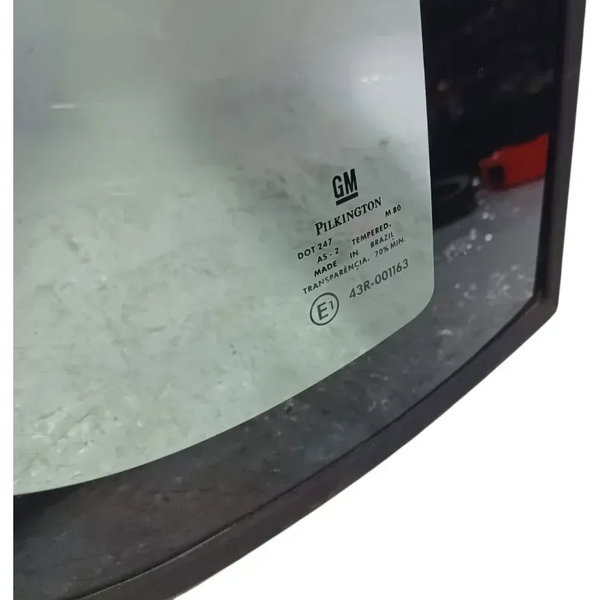 Vidro Fixo Traseiro Direito Gm Corsa Sedan Classic Detalhe