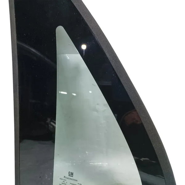Vidro Fixo Traseiro Esquerdo Gm Corsa Sedan Classic Detalhe