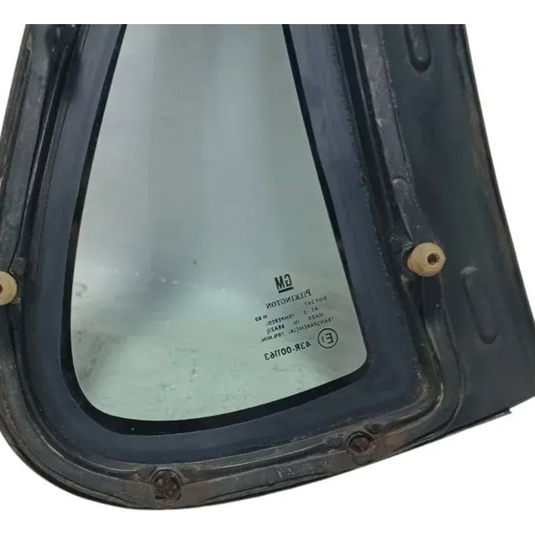 Vidro Fixo Traseiro Esquerdo Gm Corsa Sedan Classic Detalhe