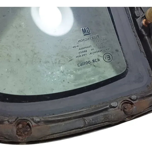 Vidro Fixo Traseiro Esquerdo Gm Corsa Sedan Classic Detalhe