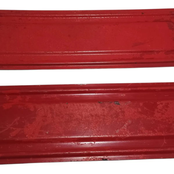 Placa De Proteção Da Tampa Traseira Ford Courier 2001 À 2005 Vermelho