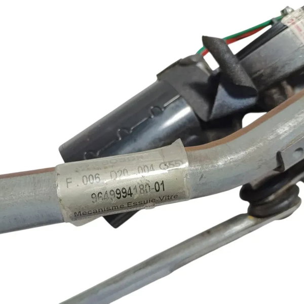Limpador Parabrisa Dianteiro Com Galhada Peugeot 206 207 Esquerdo