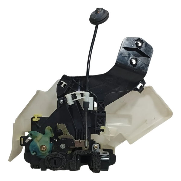 Fechadura Manual Porta Traseira Esquerda Vw Polo 2003 À 2012
