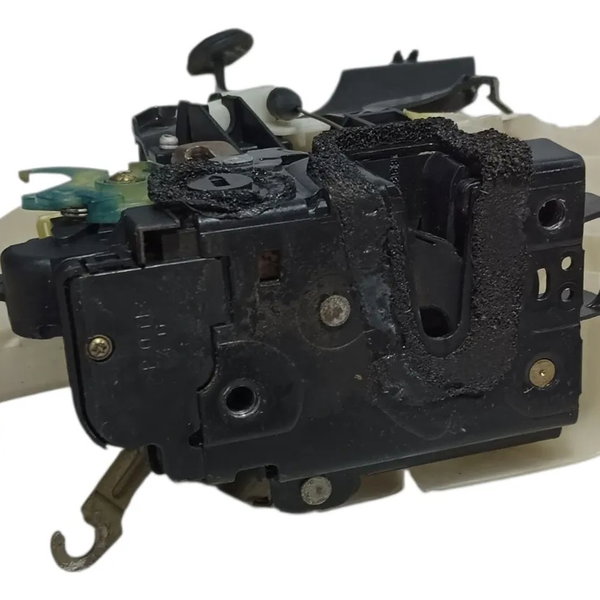 Fechadura Manual Porta Traseira Esquerda Vw Polo 2003 À 2012