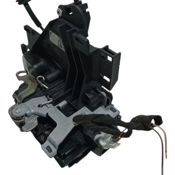 Fechadura Manual Porta Dianteira Direita Vw Polo 2003 À 2012
