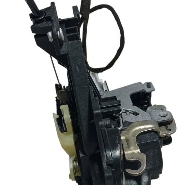Fechadura Manual Porta Dianteira Direita Vw Polo 2003 À 2012