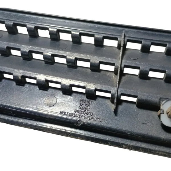Moldura Paralama Lado Esquerdo Gm Captiva 2008 2012 Detalhes Preto / Cromado
