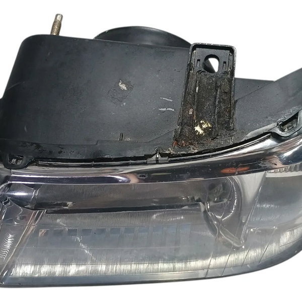 Farol Esquerdo Uno Fiorino 2004 A 2012 Com Detalhe Esquerdo/motorista
