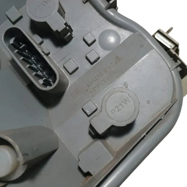 Lanterna Traseira Direita Vectra Sedan 2006 2011 C/ Detalhes Direito/passageiro Vermelho