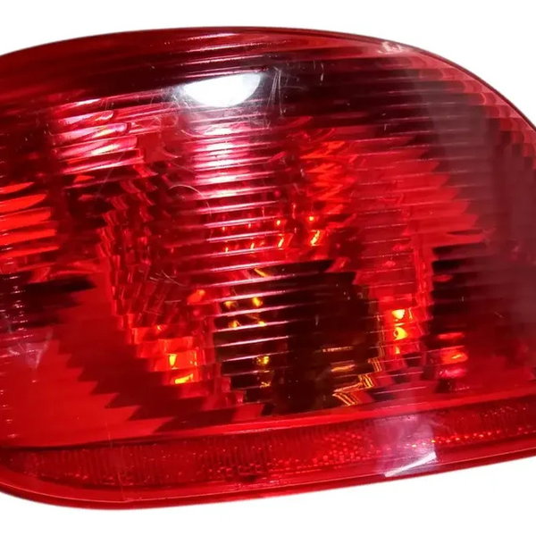 Lanterna Traseira Esquerda Peugeot 307 Hatch 2001 A 2006 Esquerdo/motorista Vermelho