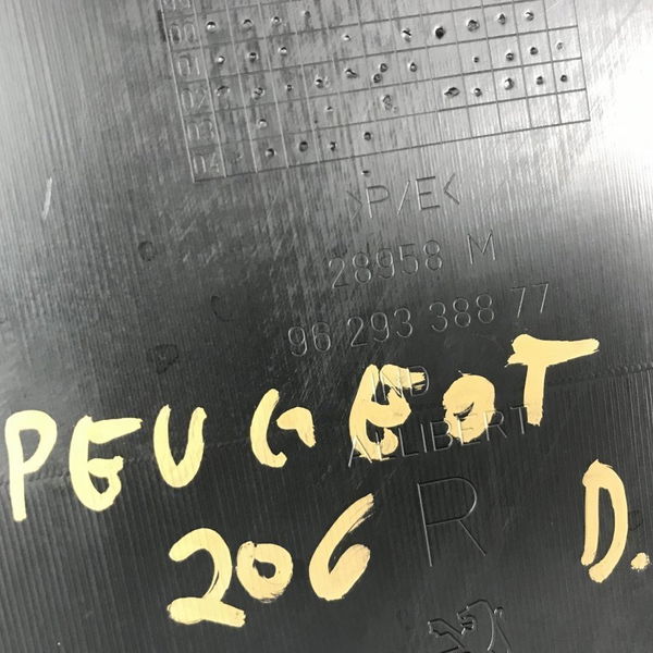 Forro De Porta Traseiro Direito Peugeot 206 2005 (31735)
