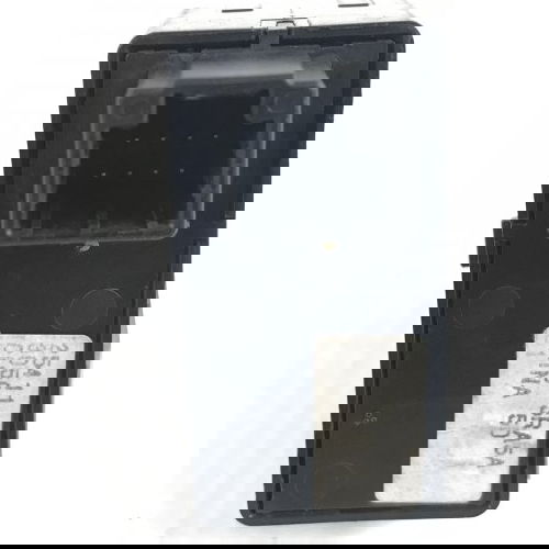 Botão Vidro Elétrico Porta Dianteira Direita Kicks 2020