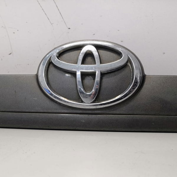 Moldura Traseira Original Toyota Fielder 2004/2008