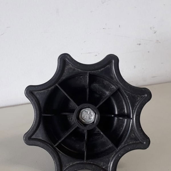 Parafuso/porca Da Trava Do Estepe Original Vw Polo 1.0 2018