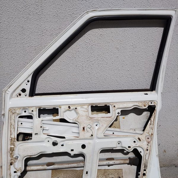 Porta Dianteira Direita Fiat Fiorino 1998 2p (para Recupera)