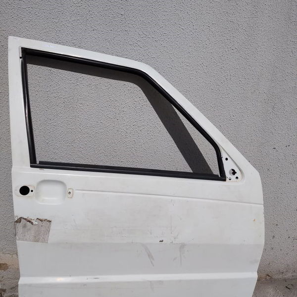 Porta Dianteira Direita Fiat Fiorino 1998 2p (para Recupera)