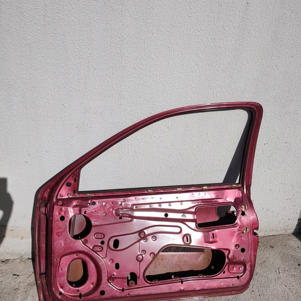 Porta Dianteira Direita Corsa 1996 2p (para Recuperar) Orig