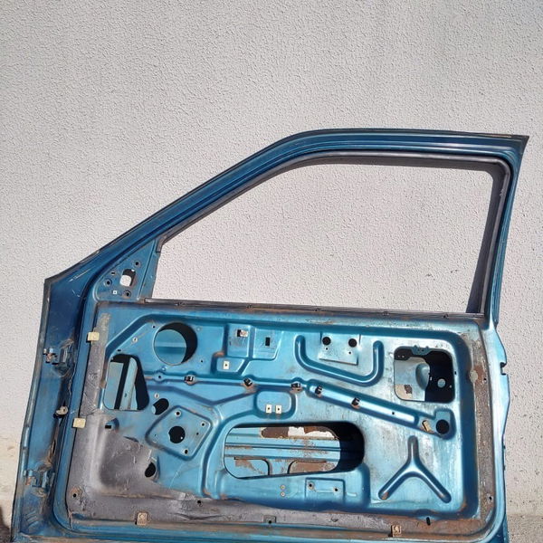 Porta Dianteira Direita Vw Logus 1995 2p (para Recuperar)