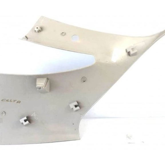 Moldura Coluna Traseira Esquerda Gm Corsa 2001 Original 8771