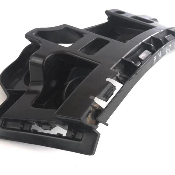 Guia Para-choque Traseiro Esquerdo Vw Jetta Tsi 19 Original