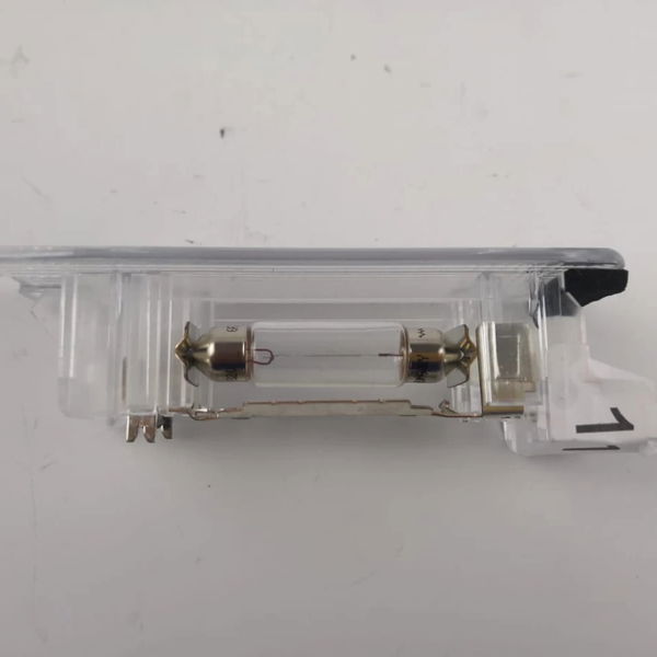 Luz Interna Porta Malas Vw Jetta 250 Tsi 2019 Original 11736