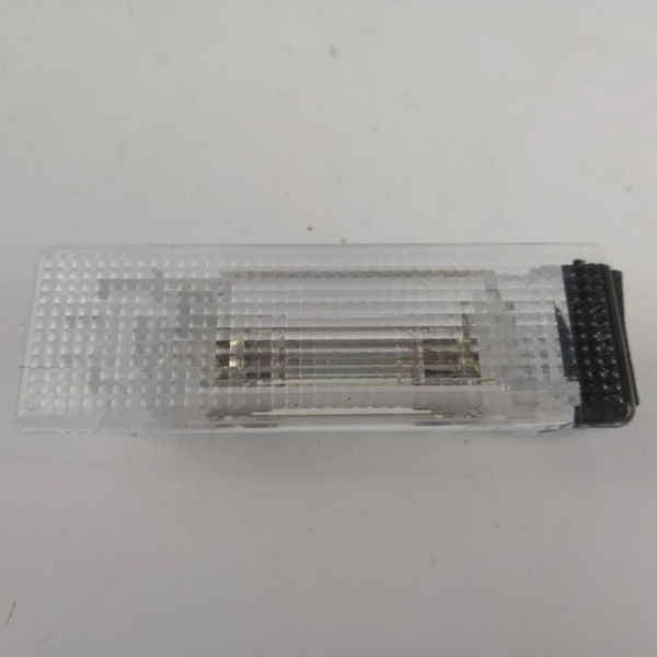Luz Interna Porta Malas Vw Jetta 250 Tsi 2019 Original 11736