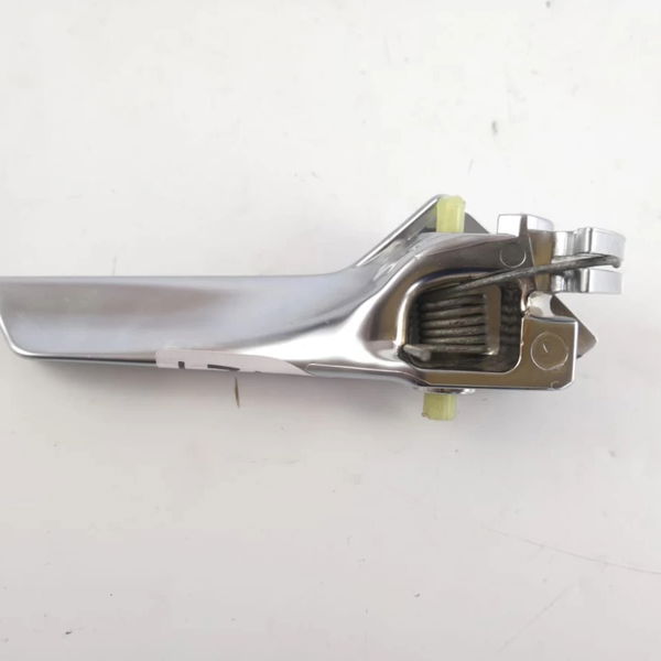 Trinco Porta Dianteira Esquerda Jetta 250 2019 Orig (12121)