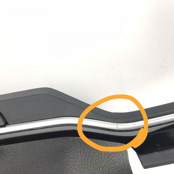 Acabamento Painel Esquerdo Vw Jetta 2018 C/ Detalhe 15154