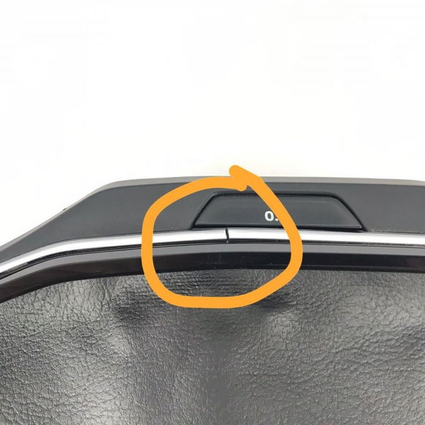 Acabamento Painel Esquerdo Vw Jetta 2018 C/ Detalhe 15154