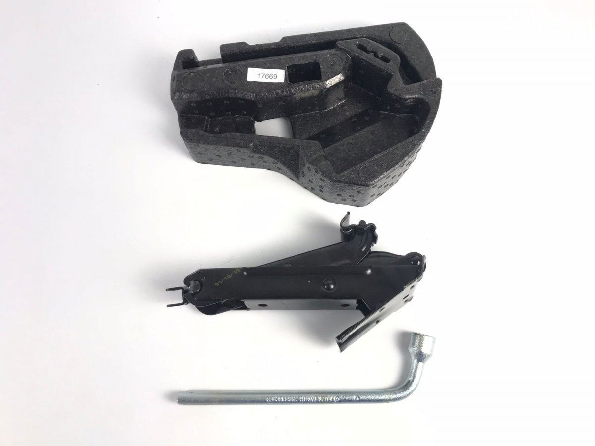 Kit Macaco Com Chave De Roda Vw Voyage 2016 Original (17669)