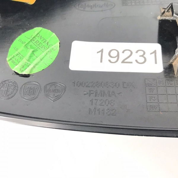 Acabamento Lanterna Traseira Direita Mobi Like 2016 (19231)