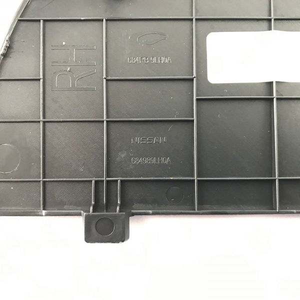 Acabamento Lateral Direito Painel Versa 2017 Original 21051