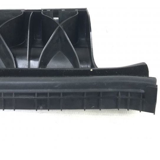 Guia Vidro Porta Dianteira Esquerda Peugeot 2008 2017 26035