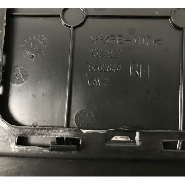 Acabamento Porta Malas Direito Tracker 2019 Original (27837)