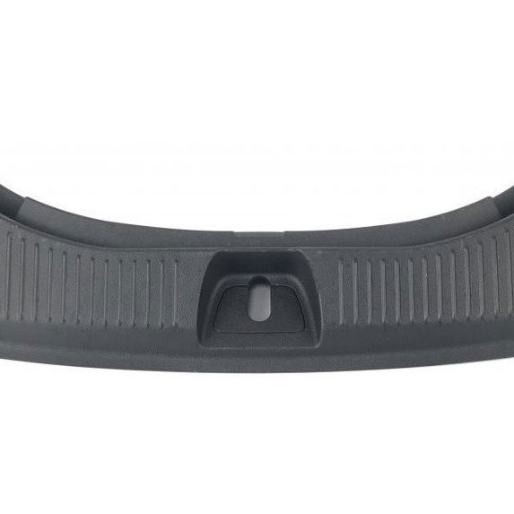 Soleira Porta Malas Gm Tracker Premier 2019 Original 27725