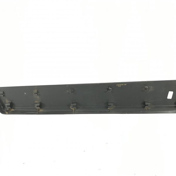 Moldura Porta Dianteira Ld Gm Tracker 2019 Original (27879)