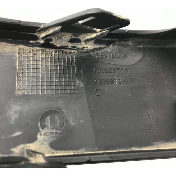 Moldura Farol Milha Fiat Mobi 2016/2019 Original (30008)