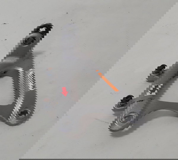 Bacalhau Dianteiro Yamaha R1 09/14 L/e Orig Quebrado 40768