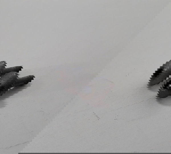 Parafuso Acabamento Duto Ar Yamaha R1 09/14 L/d Orig 40848