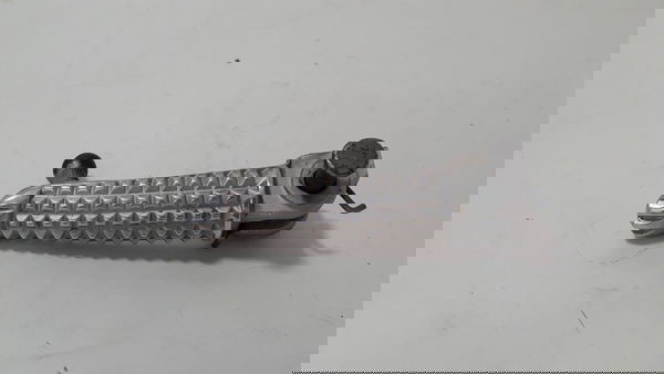 Pedaleira Dianteira Yamaha R1 09/14 L/e Orig Torta 40810