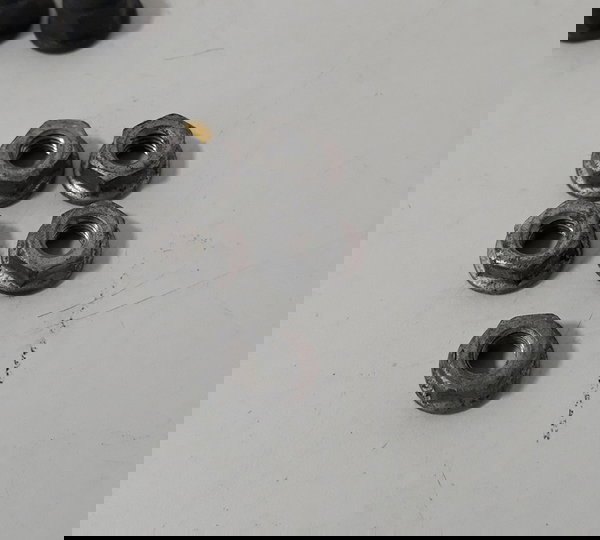 Porca Fixação Bomba Combustivel Cb 1300 Orig 40917