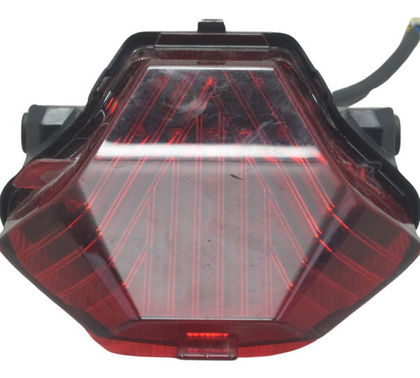 Lanterna Traseira C/ Avaria Yamaha Mt 07 15-18 Original Ambos Lados Vermelho