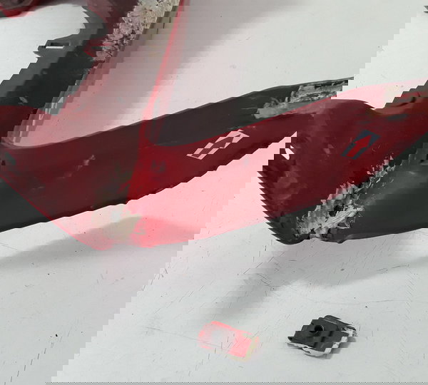 Carenagem Lateral Superior Cbr 600f 12/14 L/e Quebrada 52207 Vermelho