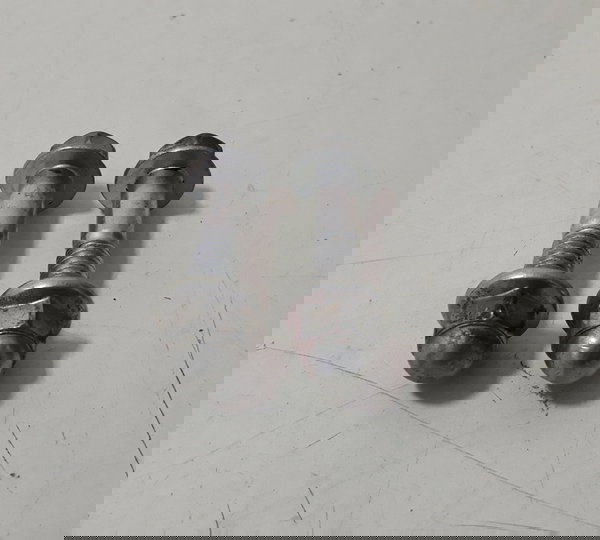 Parafuso Fixação Aranha Cbr 600f 12/14 Orig 52119